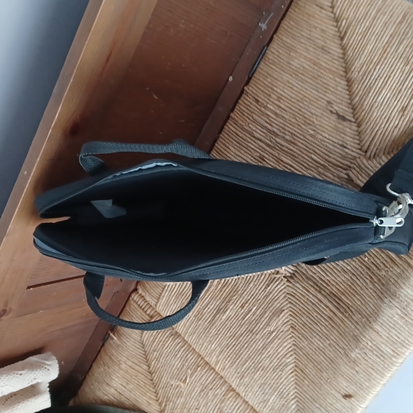 Kensington Contour laptop sleeve bag Black 16 inches - Picture 9 of 9